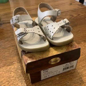 White Footmates Ariel Sandals Toddler 8